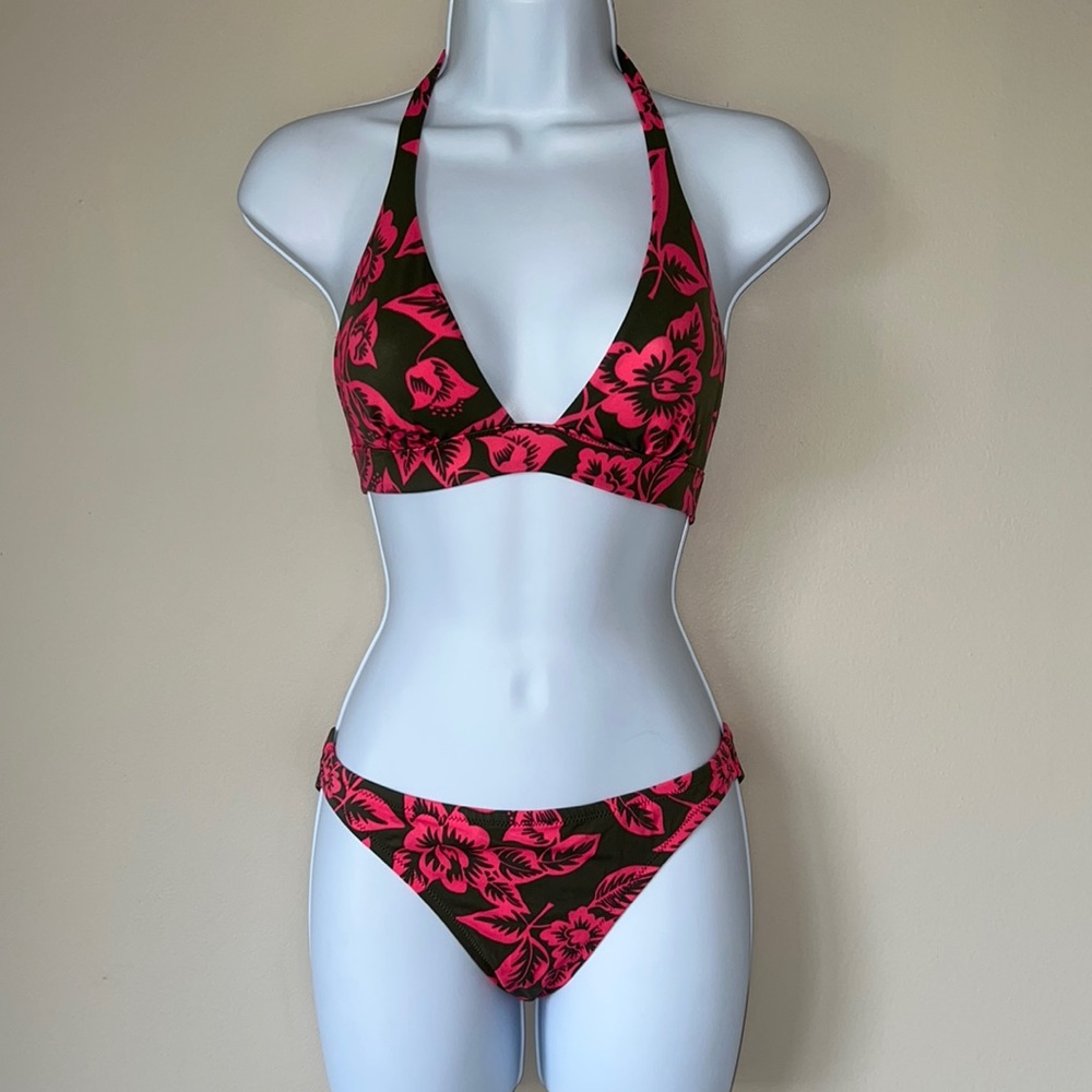 Victoria’s Secret bikini